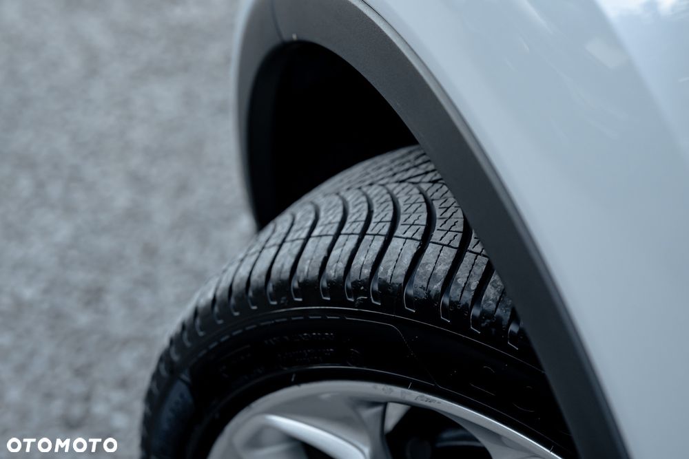 Ford Kuga 2.5 4x4 Trend - 16