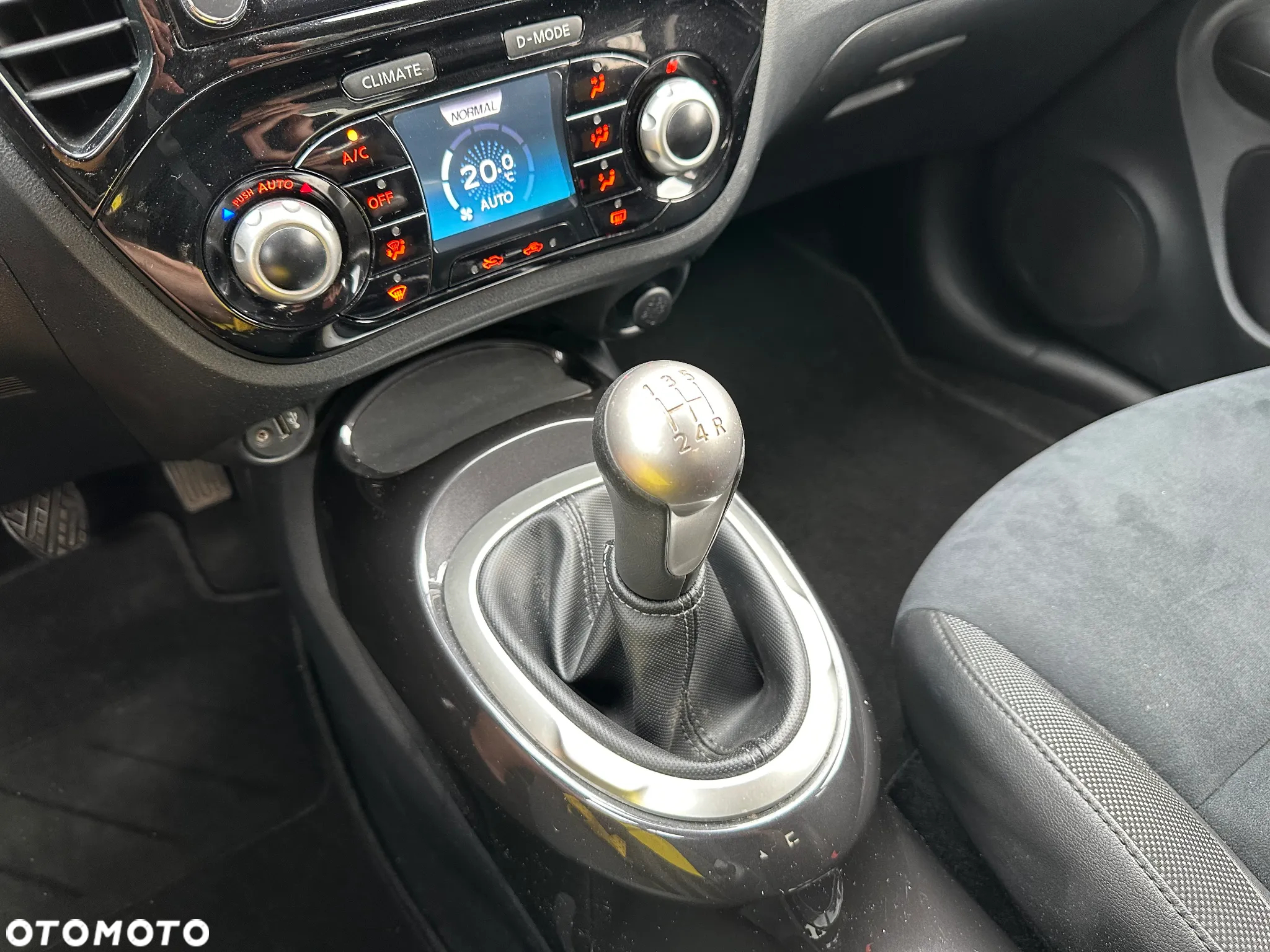 Nissan Juke 1.6 N-Connecta - 31