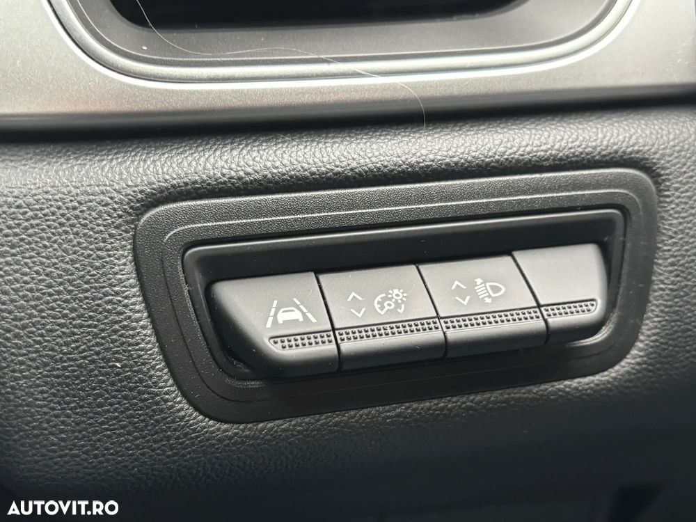 Renault Captur TCe 140 EDC GPF INTENS - 28