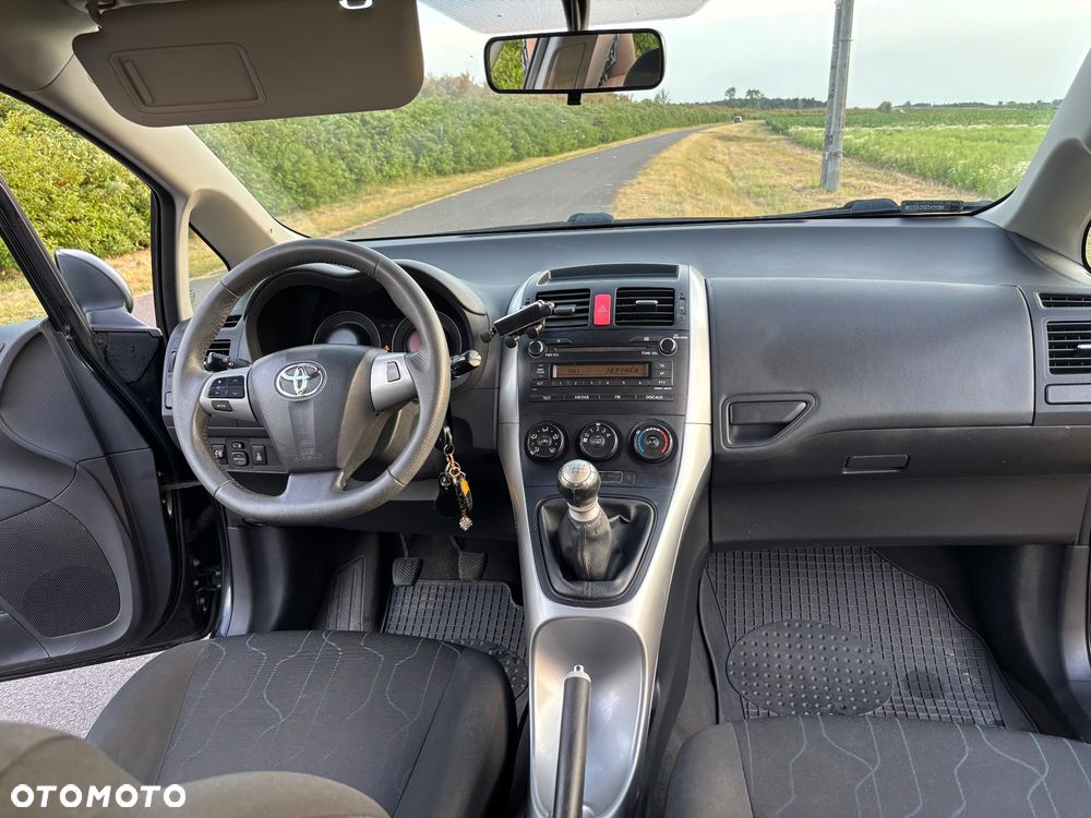 Toyota Auris 1.4 D-4D Luna - 8