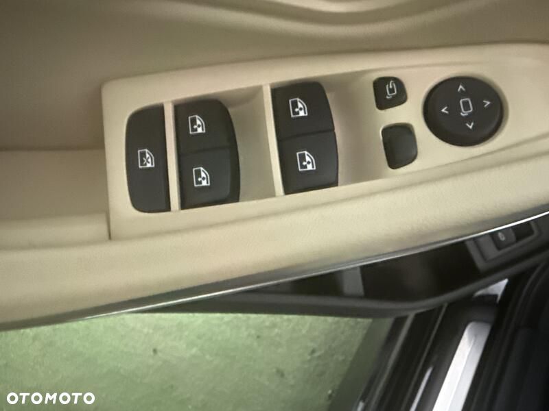 BMW Seria 3 320i - 13