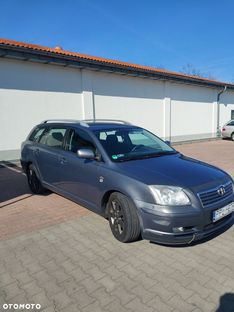 Toyota Avensis - 8