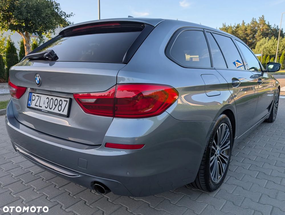 BMW Seria 5 520d Sport Line - 3