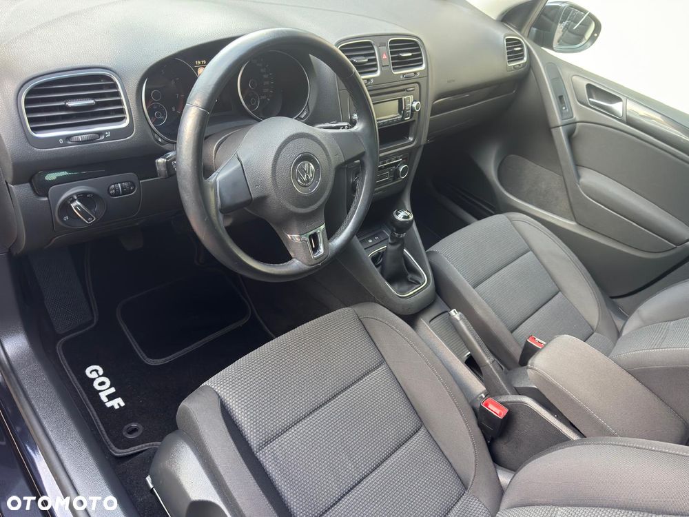 Volkswagen Golf - 6