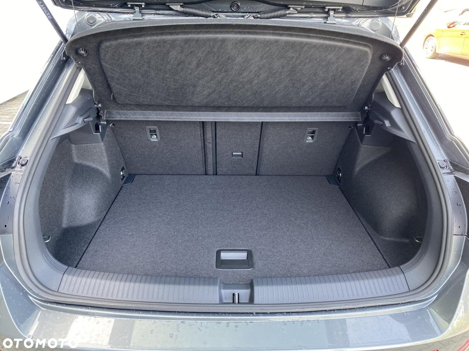 Volkswagen T-Roc - 18