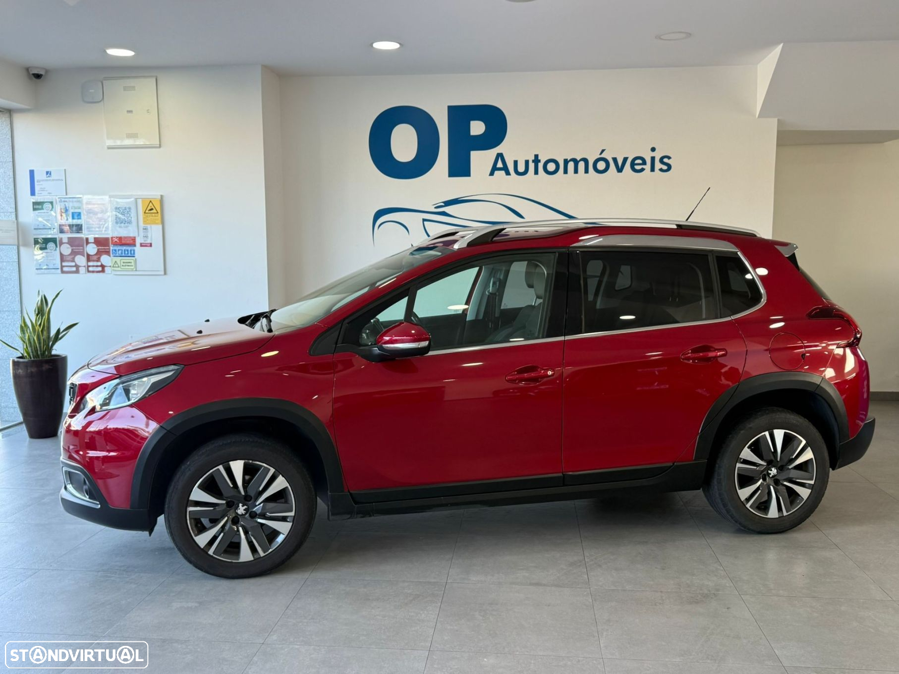 Peugeot 2008 1.2 PureTech Allure - 2