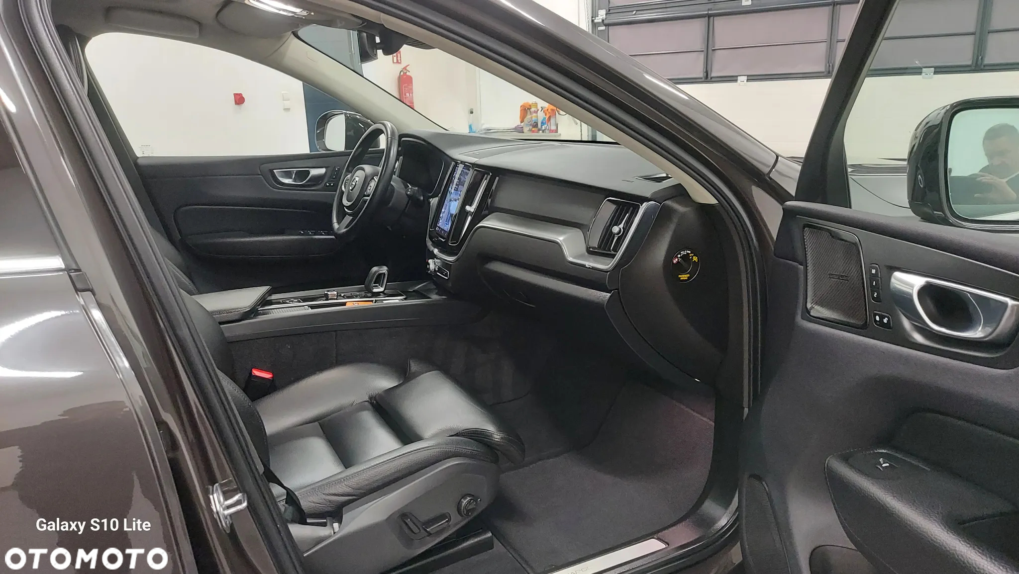 Volvo XC 60 T6 Plug-In Hybrid AWD Inscription - 18