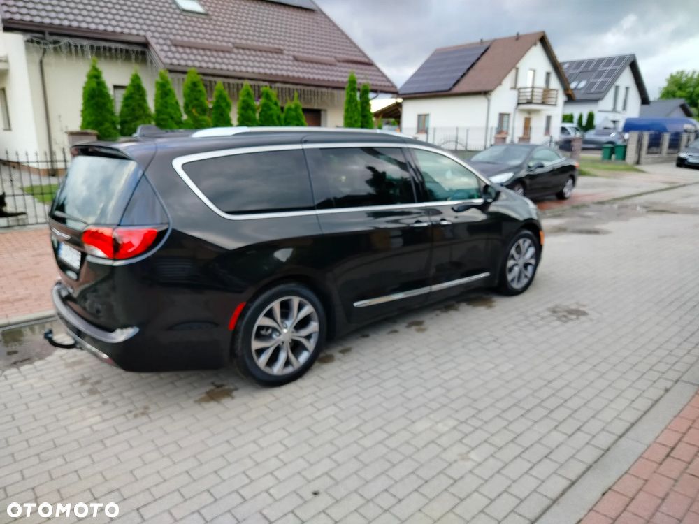 Chrysler Pacifica - 3