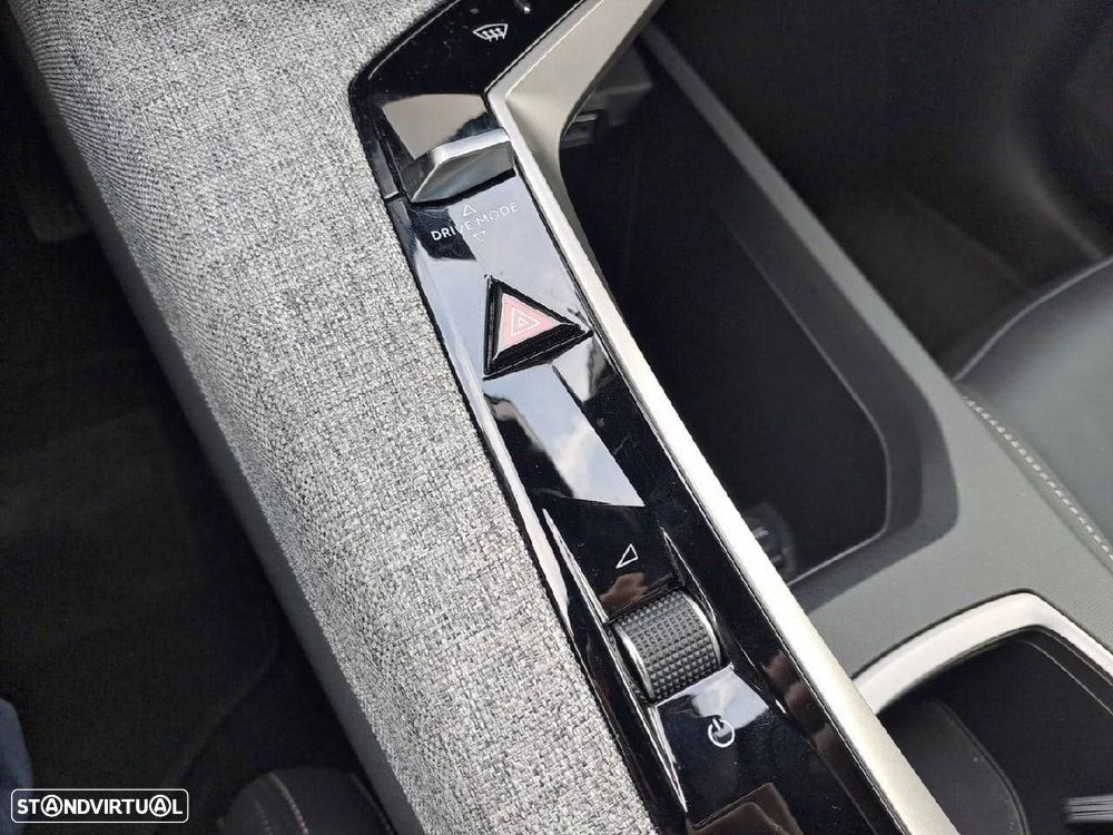 Peugeot 3008 1.2 Hybrid Allure e-DCS6 - 23