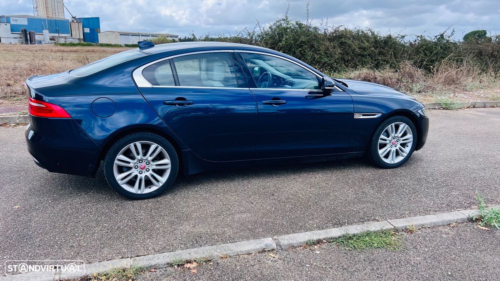 Jaguar XE - 9