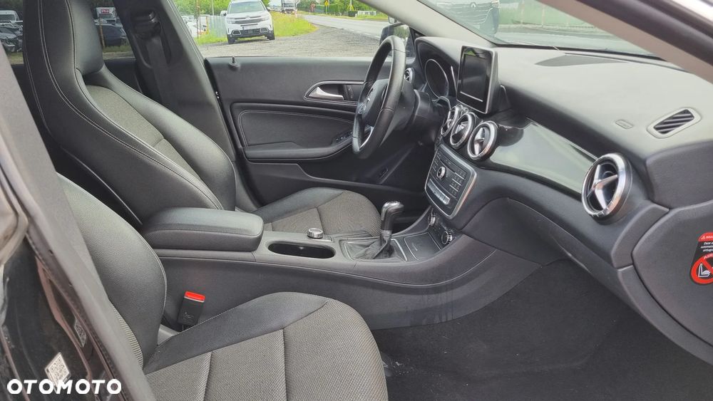 Mercedes-Benz CLA 180 (CDI) d - 25
