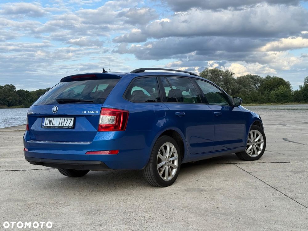 Skoda Octavia 1.6 TDI Ambition DSG - 8