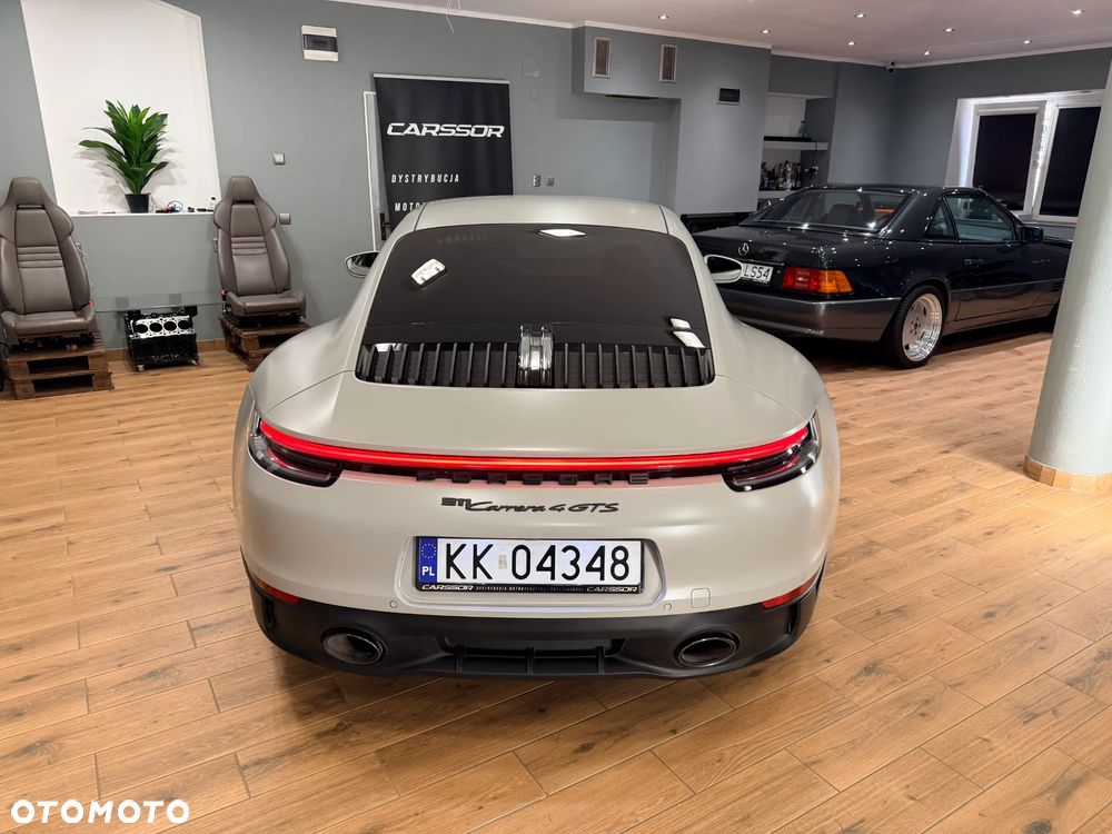 Porsche 911 Carrera 4 GTS - 19