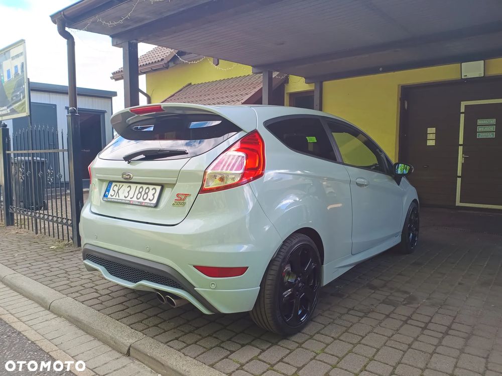Ford Fiesta - 26