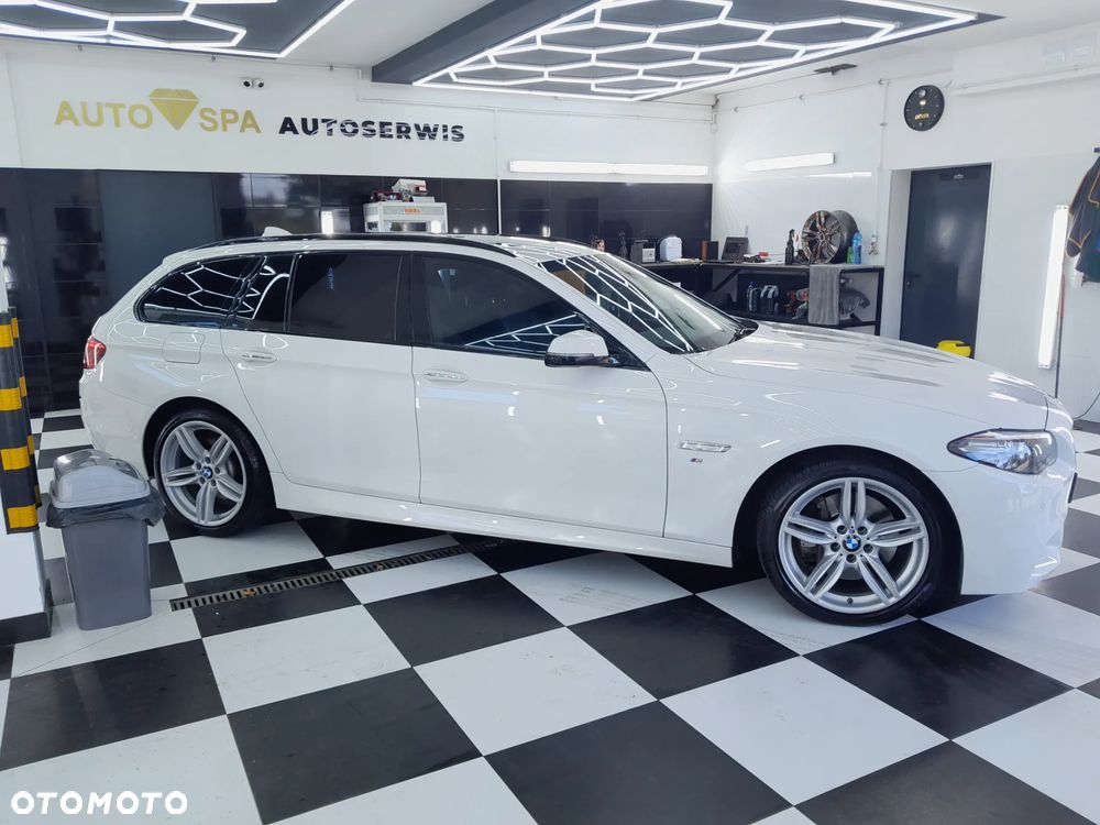 BMW Seria 5 525d Touring Sport-Aut Luxury Line - 3