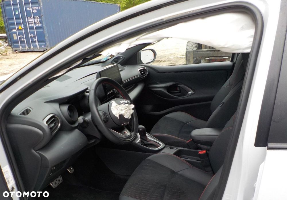 Toyota Yaris - 18