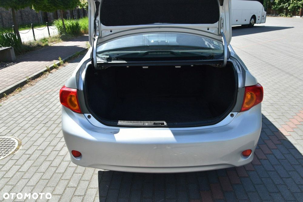 Toyota Corolla - 18