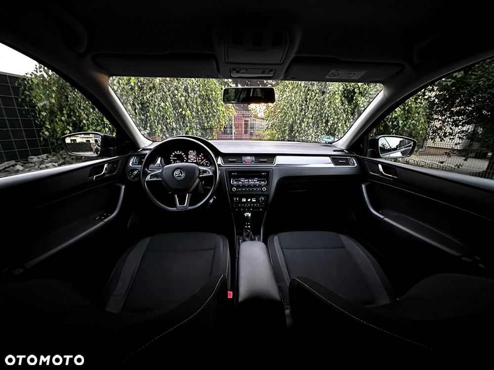 Skoda RAPID 1.6 TDI DSG Drive - 22