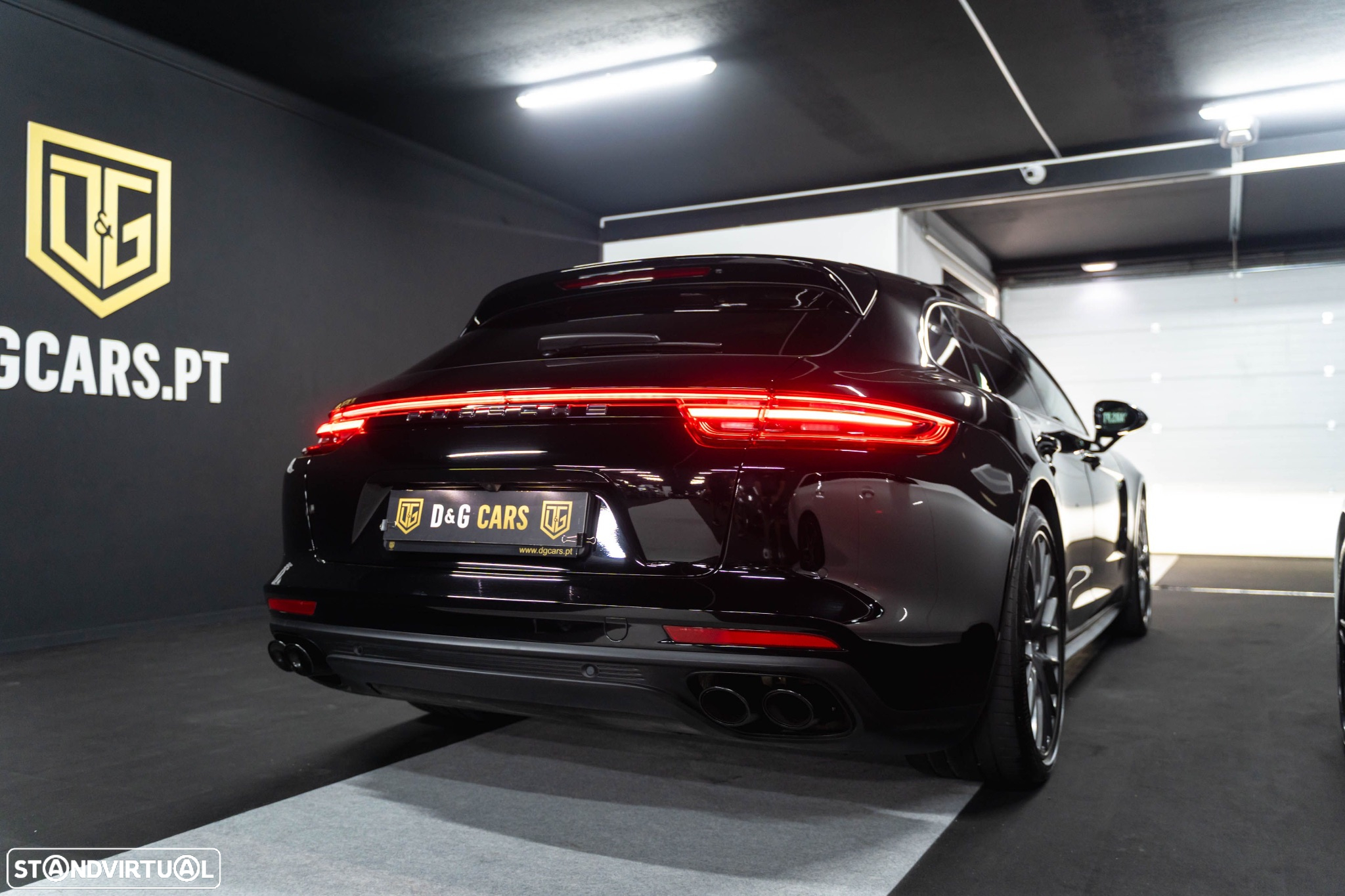 Porsche Panamera Sport Turismo 4 E-Hybrid 10 Years Edition - 27