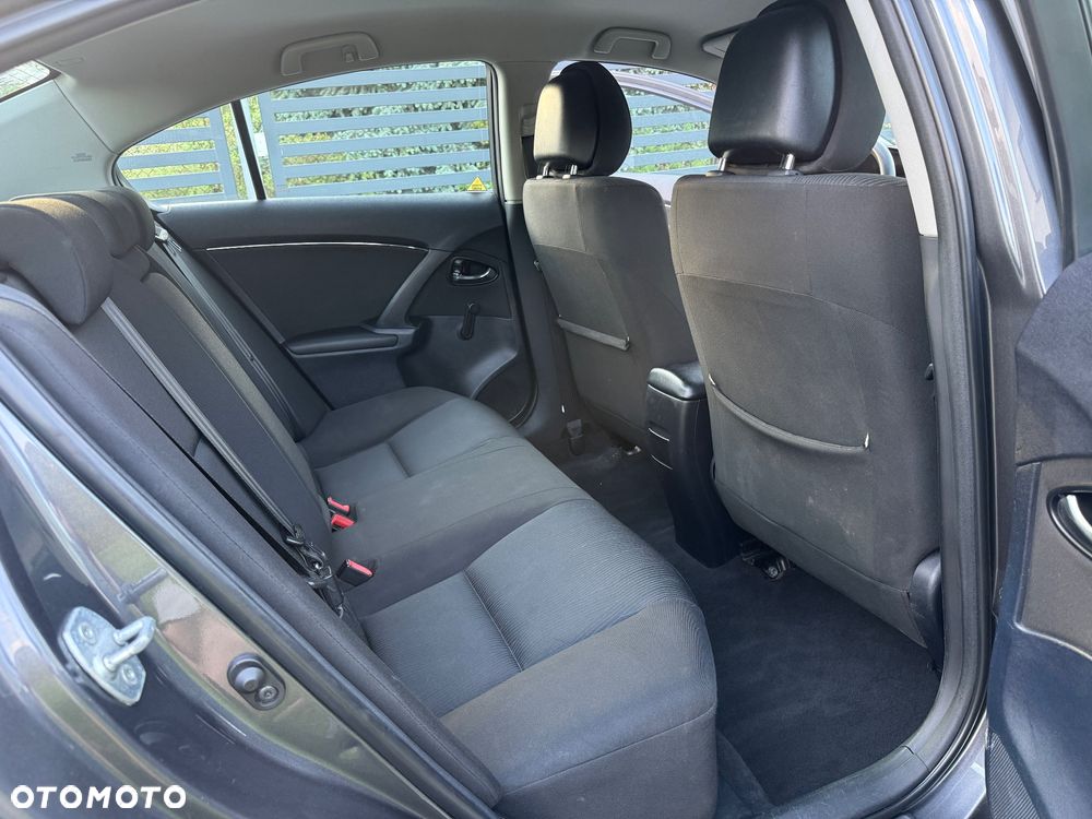Toyota Avensis 1.8 Comfort - 22