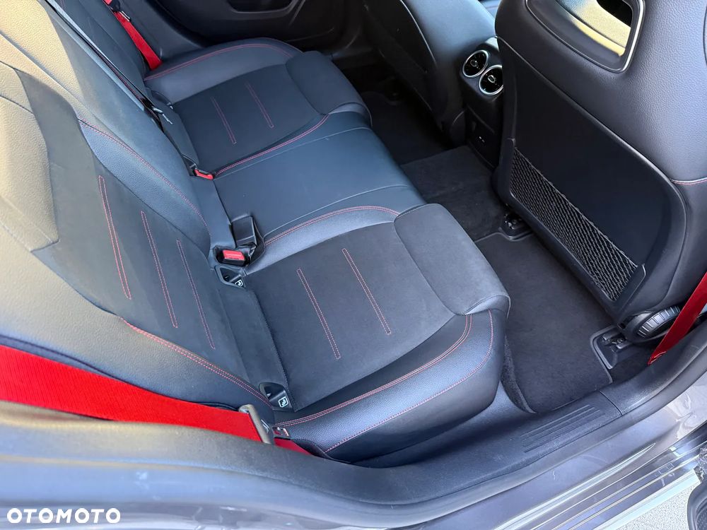 Mercedes-Benz Klasa A 35 AMG 4-Matic 7G-DCT - 27