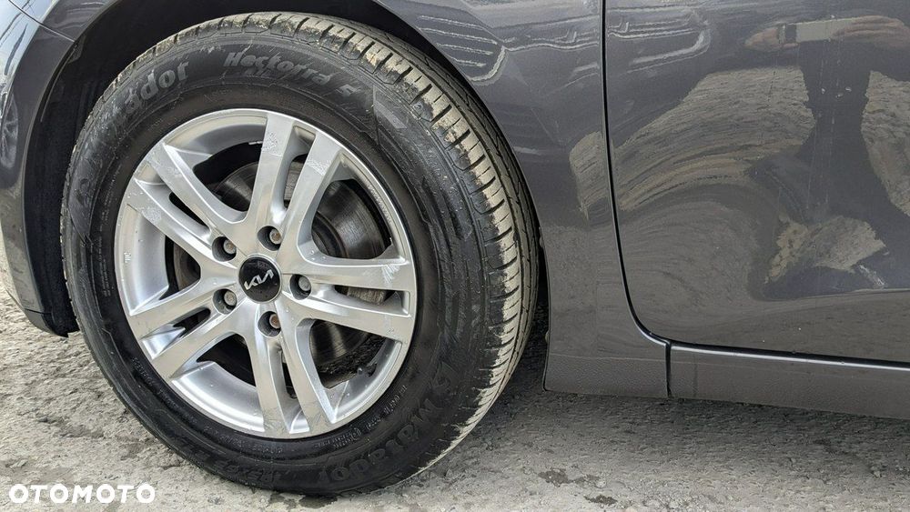 Kia Ceed - 37