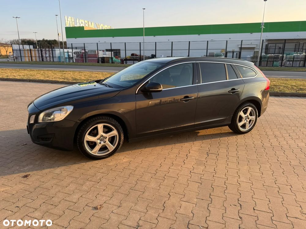 Volvo V60 D3 Geartronic Momentum - 10