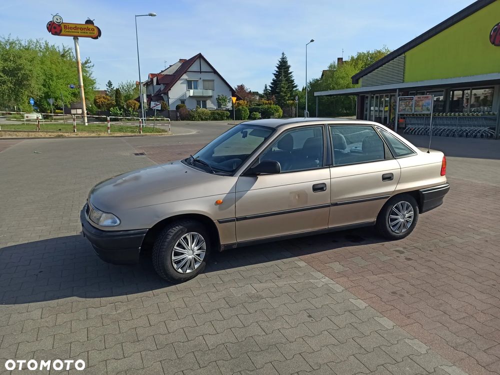 Opel Astra 1.4 Base - 2
