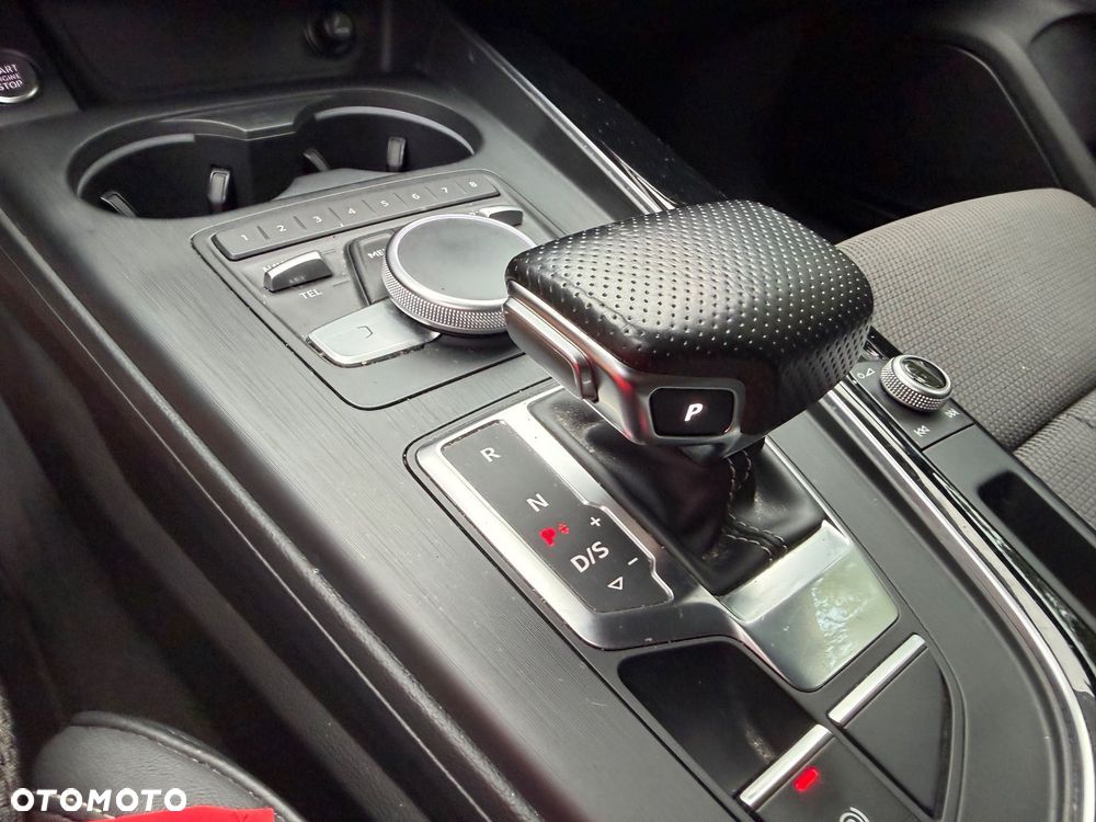 Audi A4 Avant 2.0 TDI ultra S tronic sport - 28