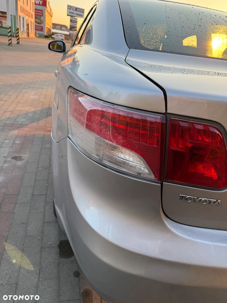 Toyota Avensis 2.0 D-4D Luna - 13