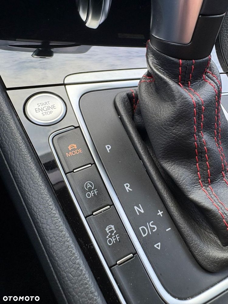 Volkswagen Golf 2.0 TSI BMT GTI Performance DSG - 28