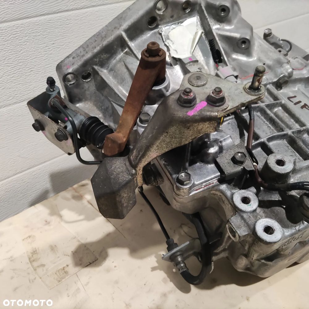 Toyota Yaris II 1,0 VVT-I skrzynia biegów - 3