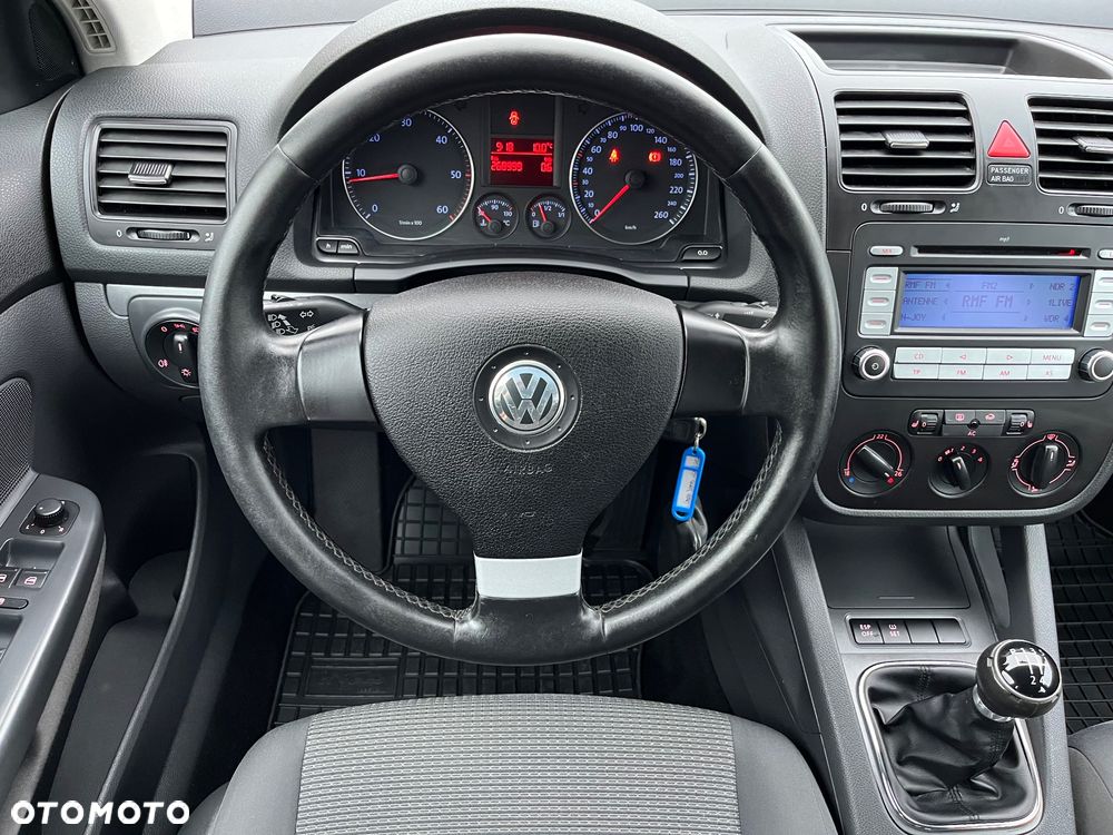 Volkswagen Golf 1.9 TDI DPF Trendline BlueMotion - 17