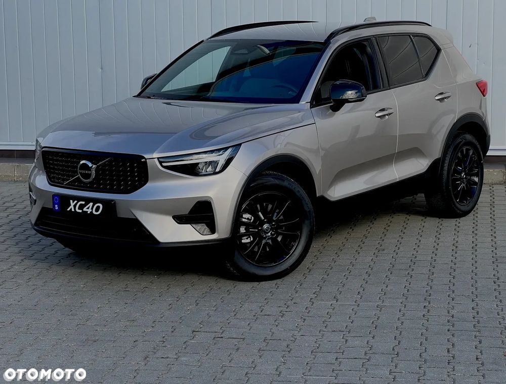 Volvo XC 40 B4 AWD Plus Dark - 8