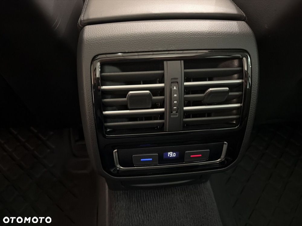 Volkswagen Passat - 20