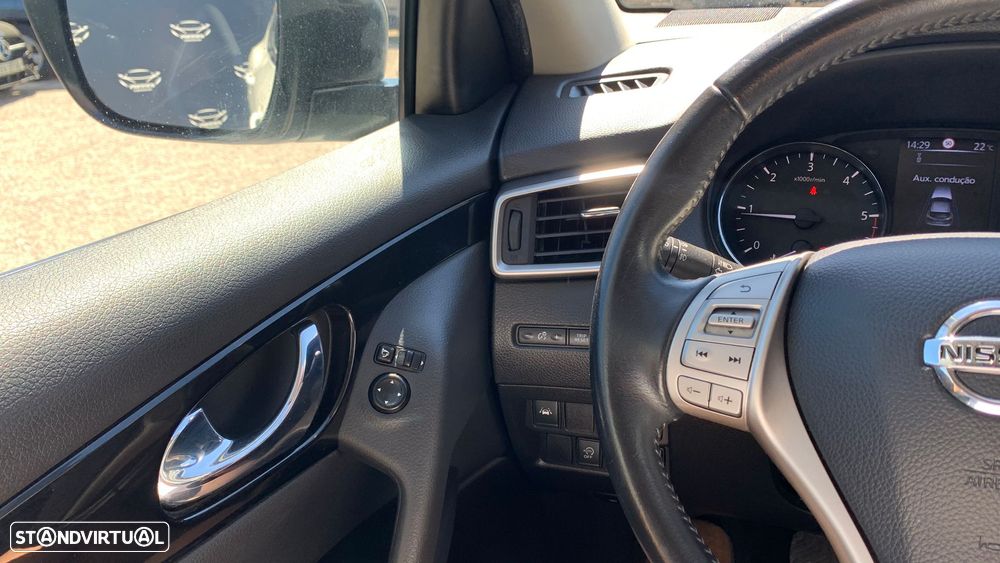 Nissan Qashqai 1.5 dCi N-Connecta - 11