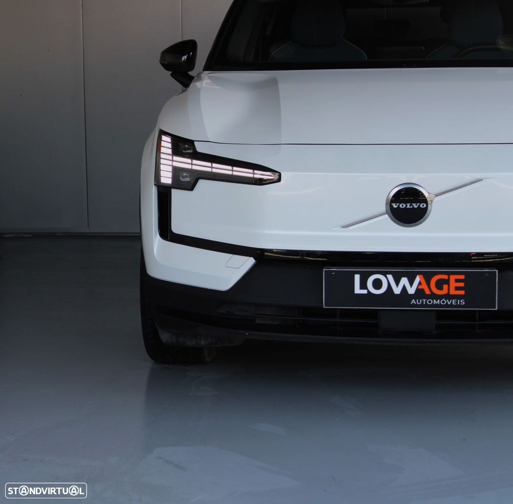 Volvo EX30 69 kWh Single Motor Extended Range Plus - 37