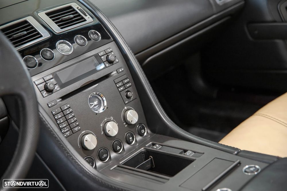 Aston Martin Vantage Coupe V8 Sportshift - 18