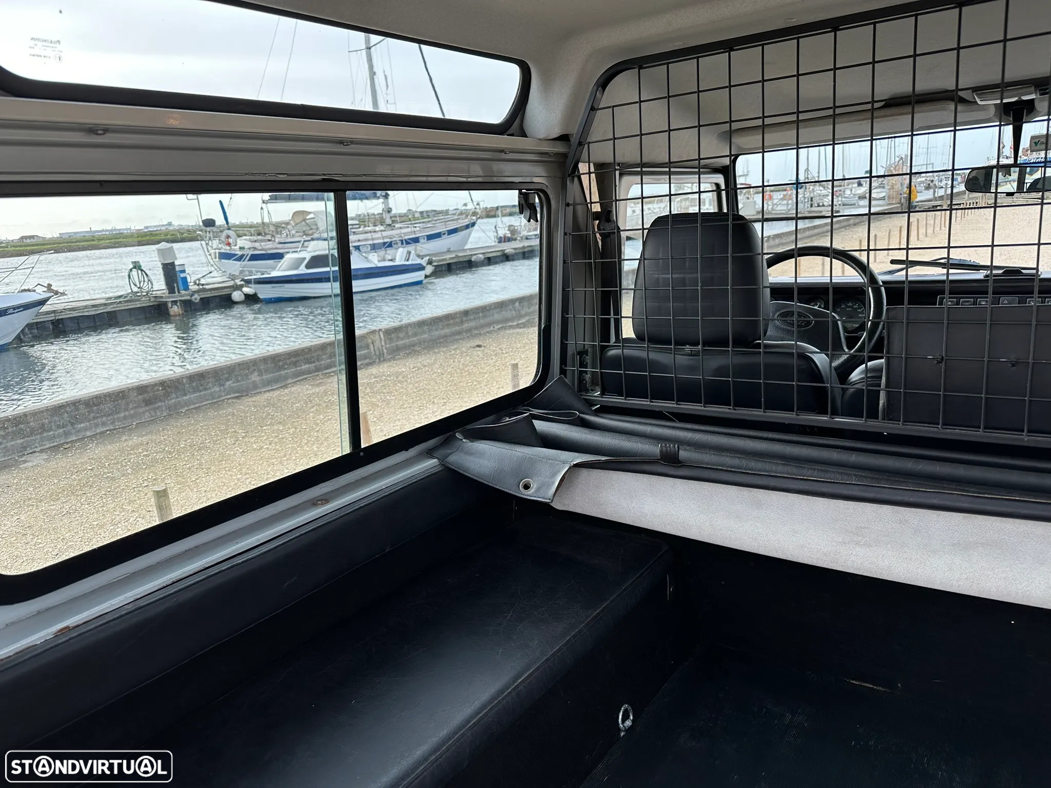 Land Rover Defender 90 SW 2.5 Td5 SE - 39