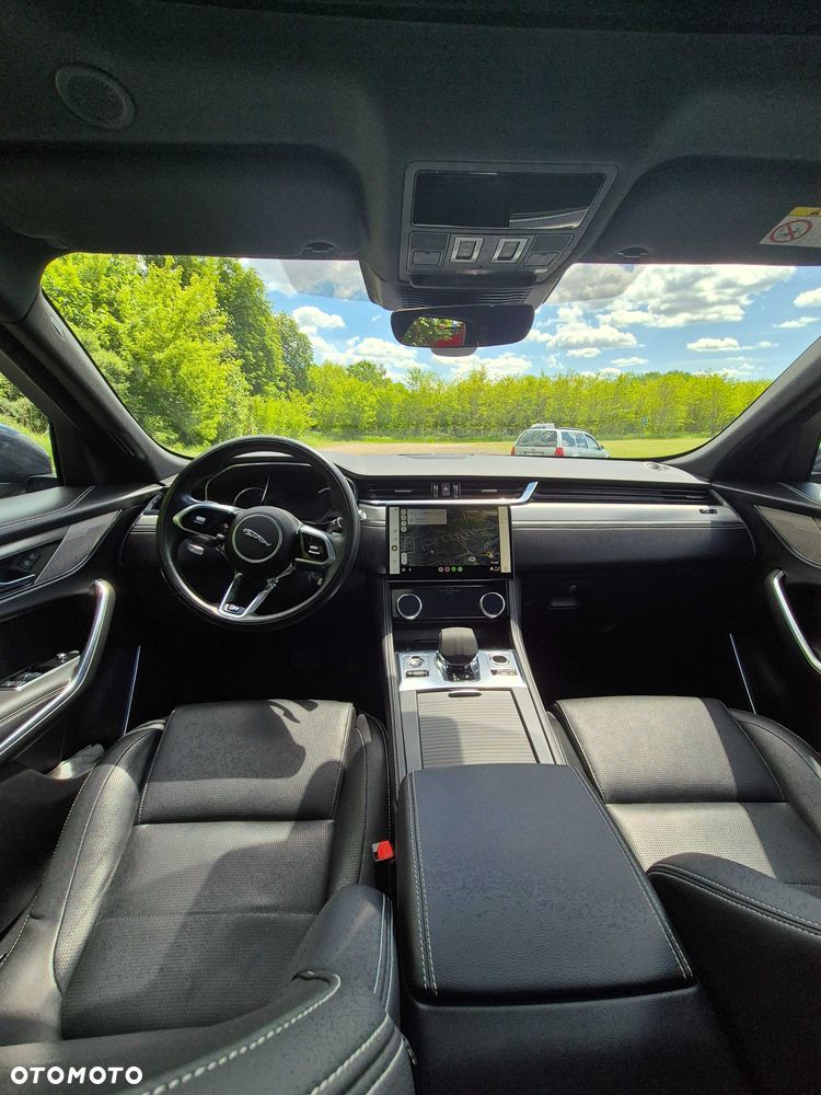 Jaguar F-Pace - 7