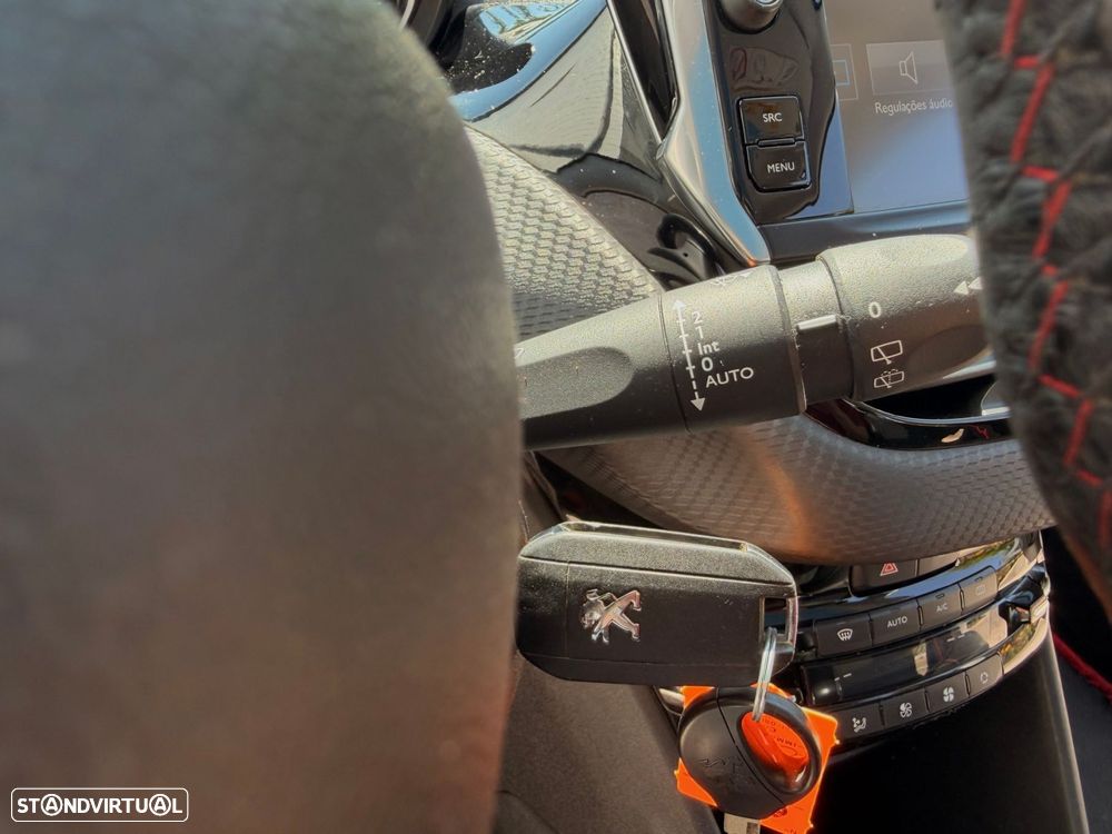 Peugeot 208 1.2 PureTech GT Line - 29