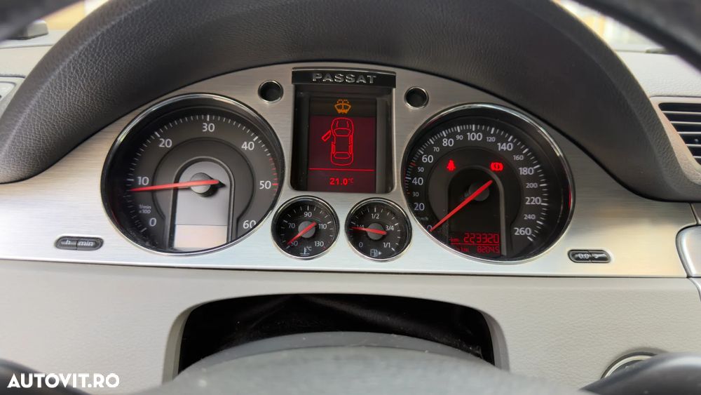 Volkswagen Passat 2.0 TDI DPF Highline - 10