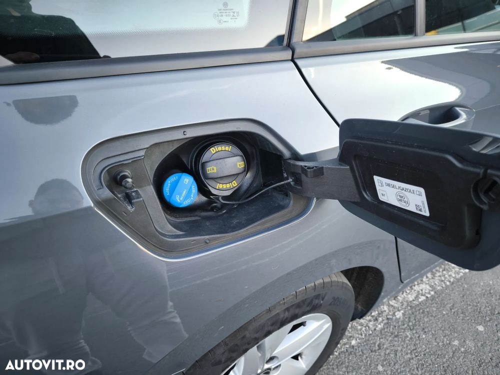 Volkswagen Golf 2.0 TDI Highline - 38