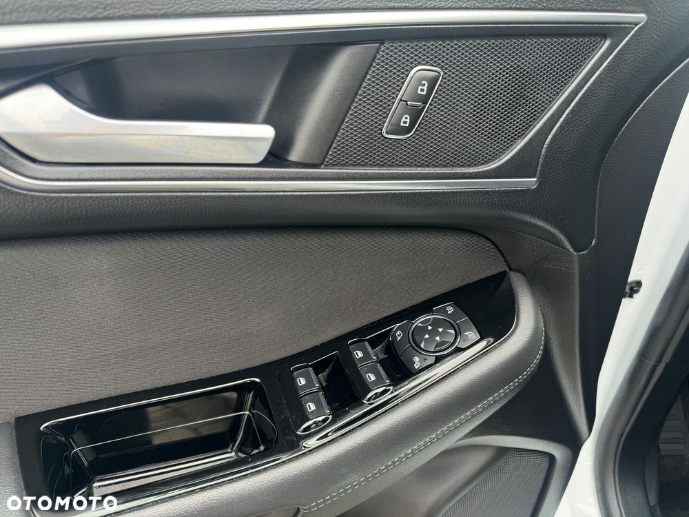 Ford S-Max 2.0 EcoBlue Titanium - 26