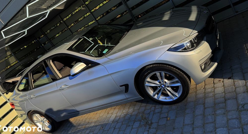 BMW Seria 3 320d xDrive - 2
