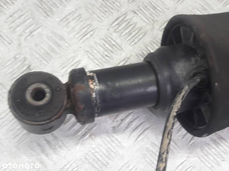 PODUSZKA KABINY LEWY PRZÓD MAN TGA - 5