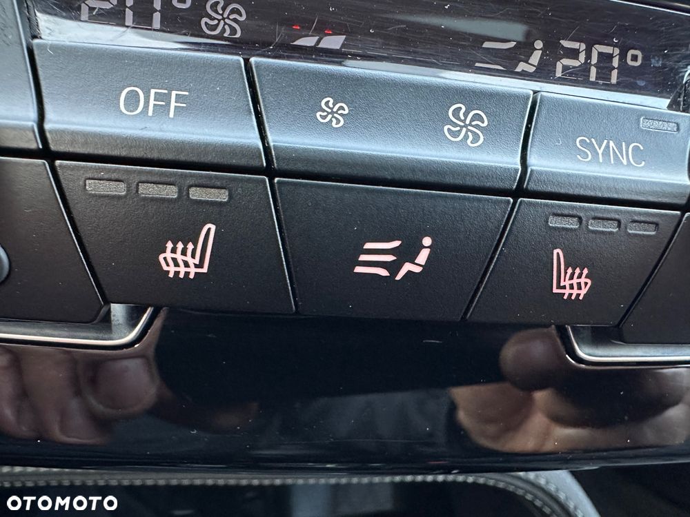 BMW X1 sDrive18d xLine - 19