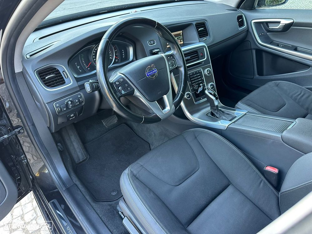 Volvo V60 1.6 D2 Momentum Eco Powershift - 24