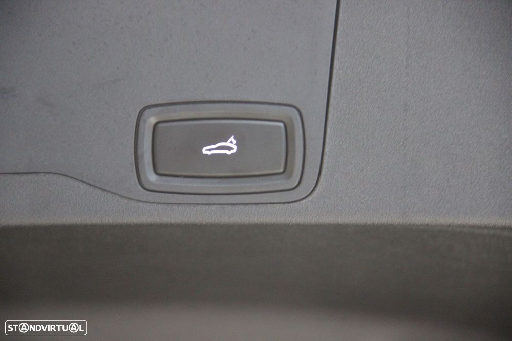 Porsche Taycan Sport Turismo - 17