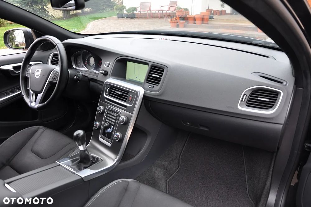 Volvo V60 D4 - 24
